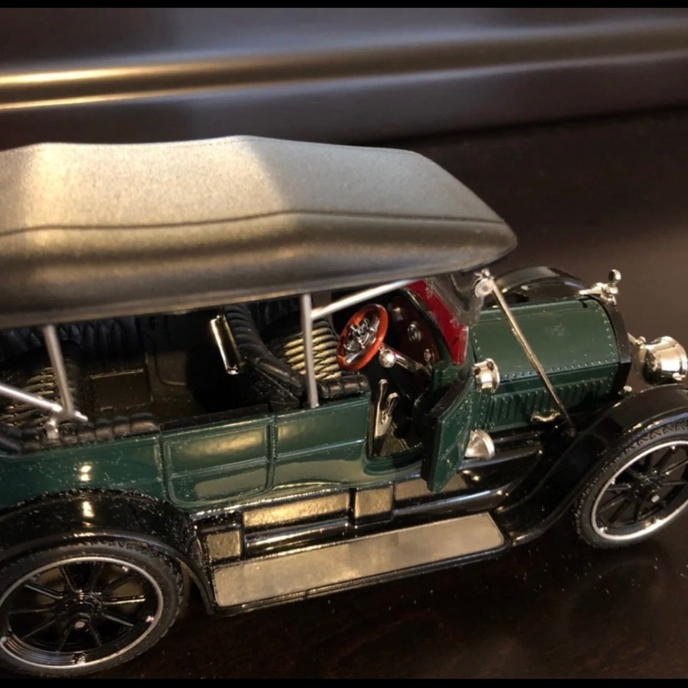 1913 Cadillac Touring Model Diecast Car | National Motor Museum Mint Collectible - Picture 6 of 6